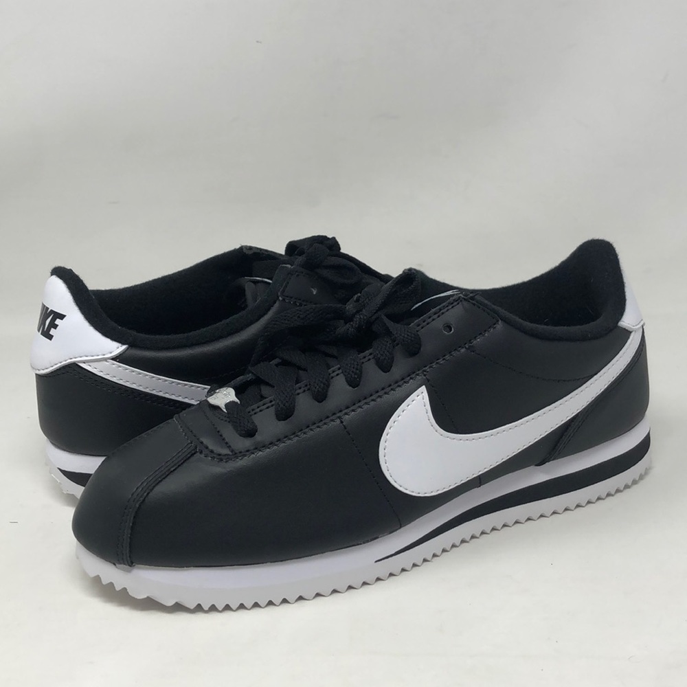 Nike Men’s Cortez Basic Leather Size 7.5 USED